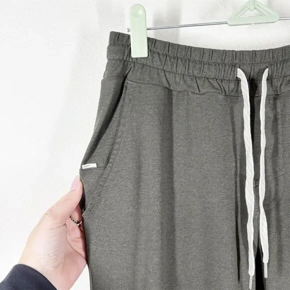 Vuori Men's Ponto Performance Pants Size S Green Tapered Casual Pockets Joggers - Picture 2 of 9